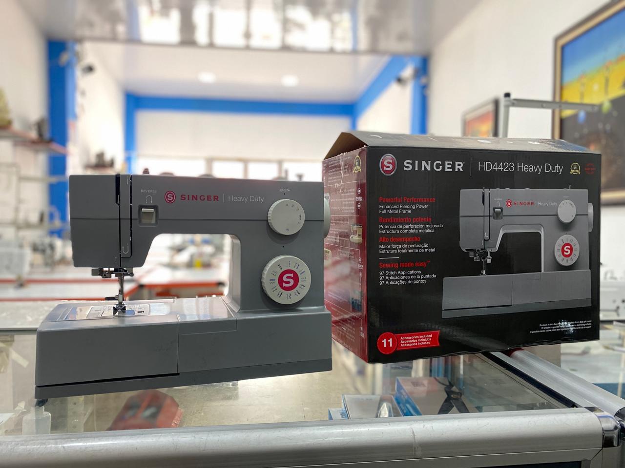 SINGER HEAVY DUTY 4423
